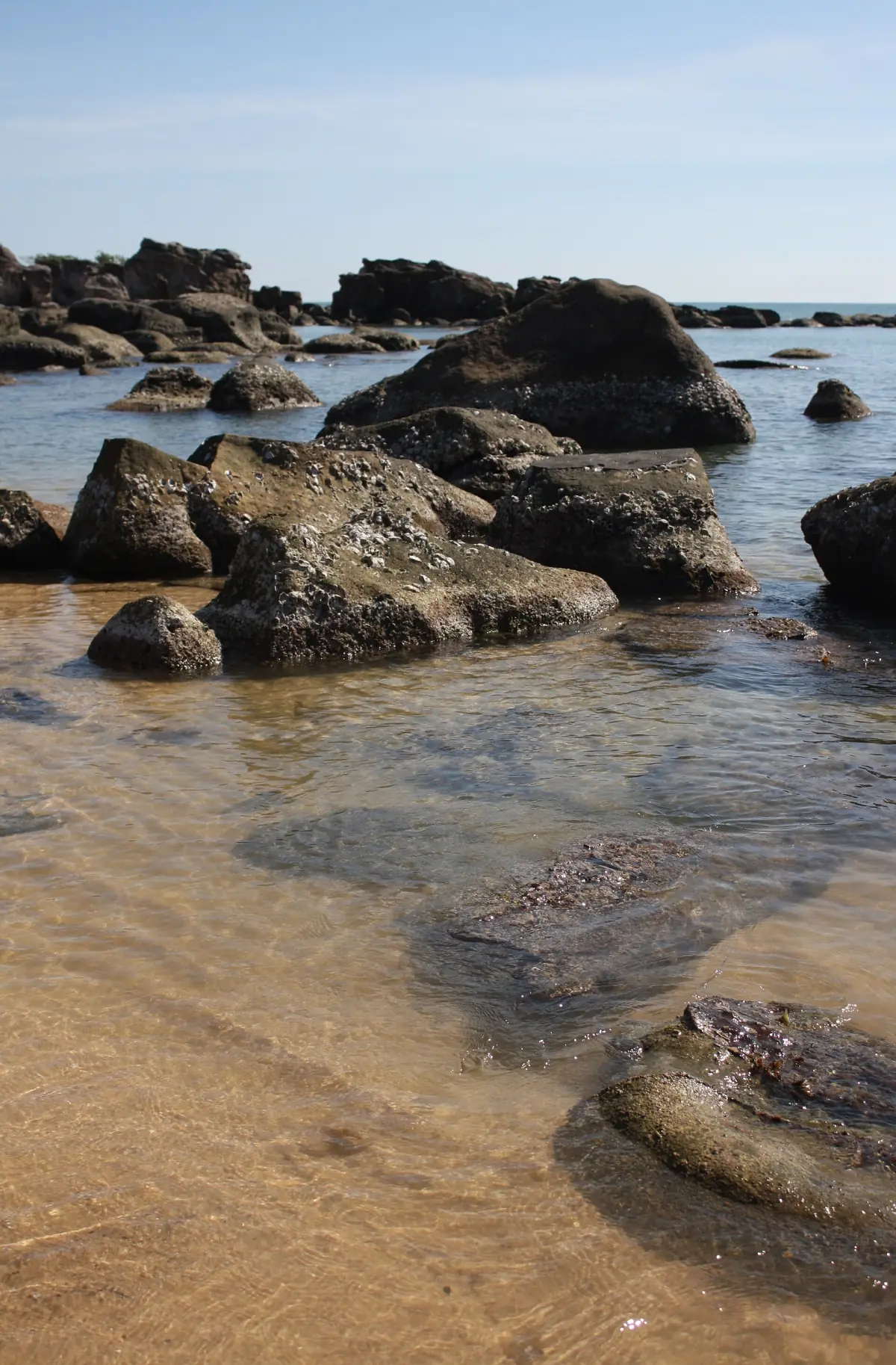 Des rochers dans l’eau à Long Beach